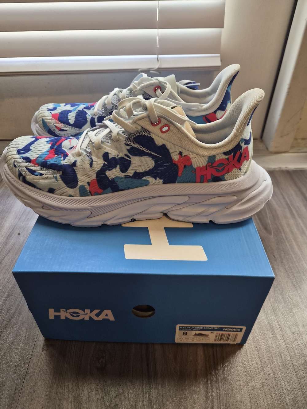 Hoka Men's Clifton Edge Geometric Size 9 New In Box